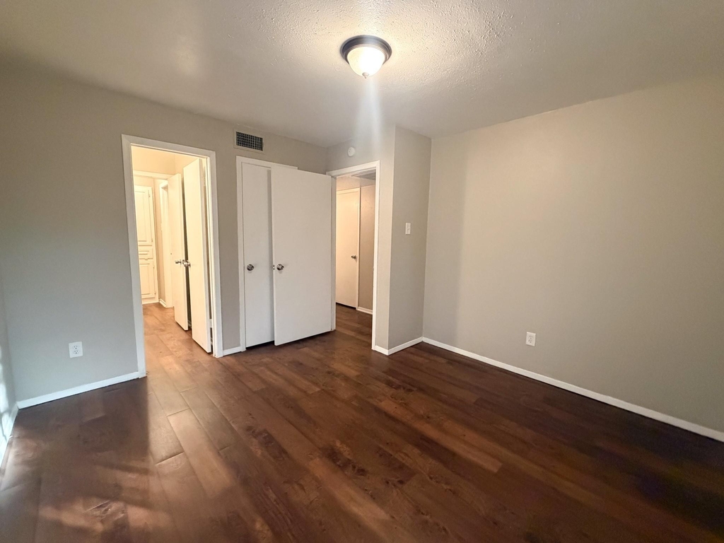 510 W Marvin Avenue - Photo 9