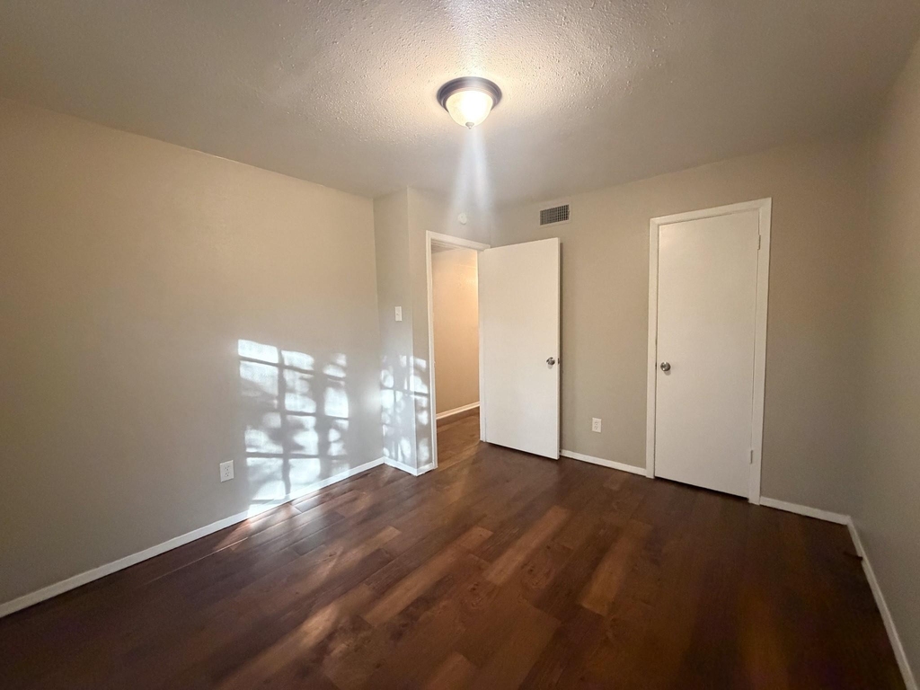 510 W Marvin Avenue - Photo 11