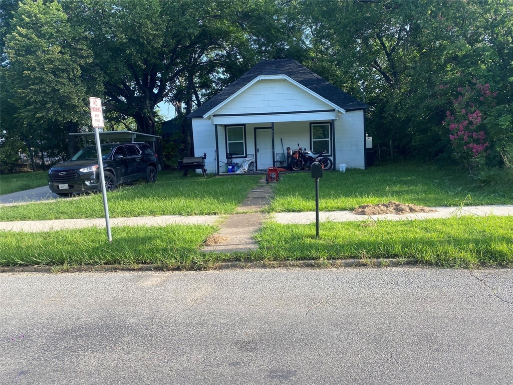 705 E Jones Street - Photo 9