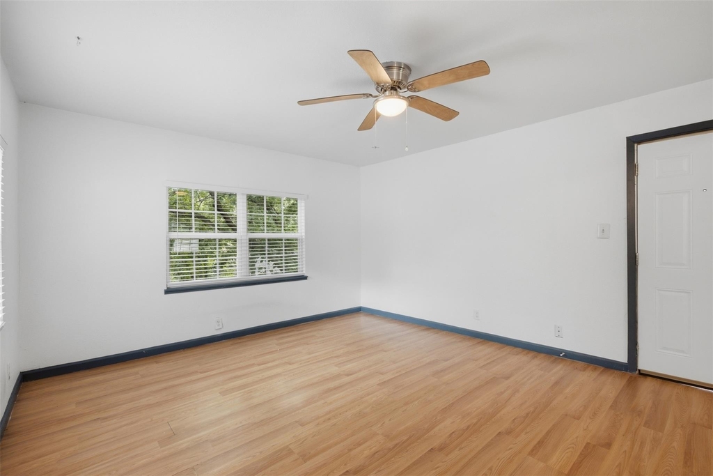 620 E Sears Street - Photo 19