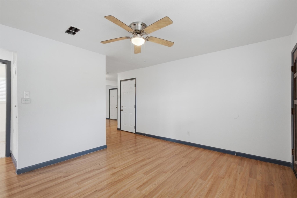 620 E Sears Street - Photo 16