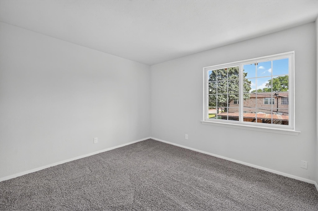 1801 E Grauwyler Road - Photo 17