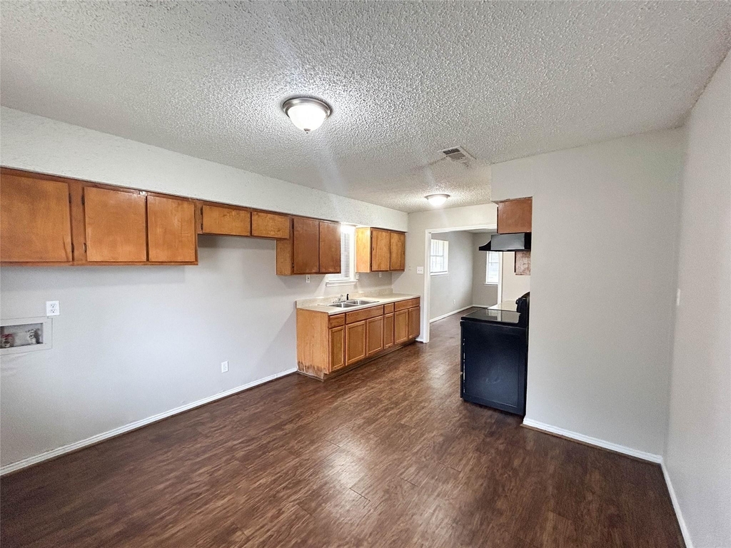 1603 S Hall Street - Photo 9