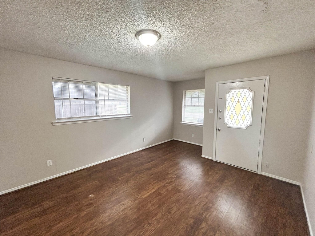 1603 S Hall Street - Photo 5