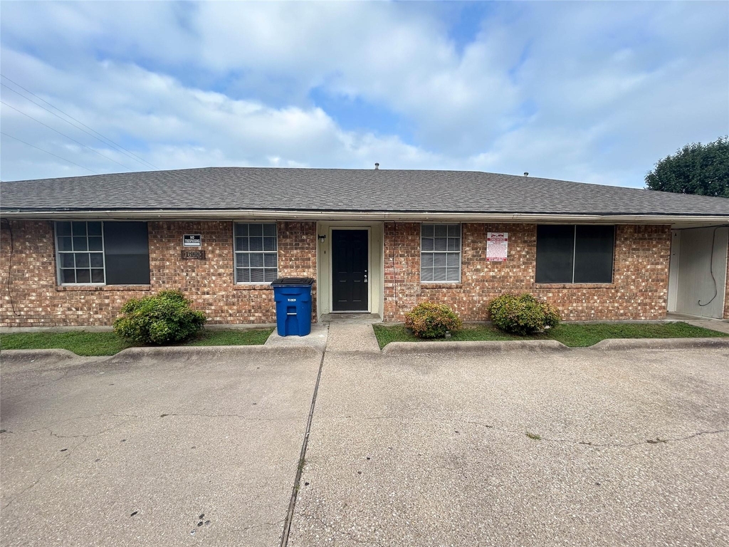 1603 S Hall Street - Photo 0