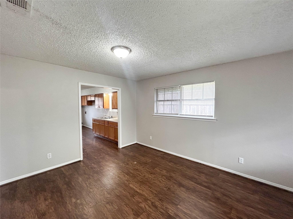 1603 S Hall Street - Photo 6