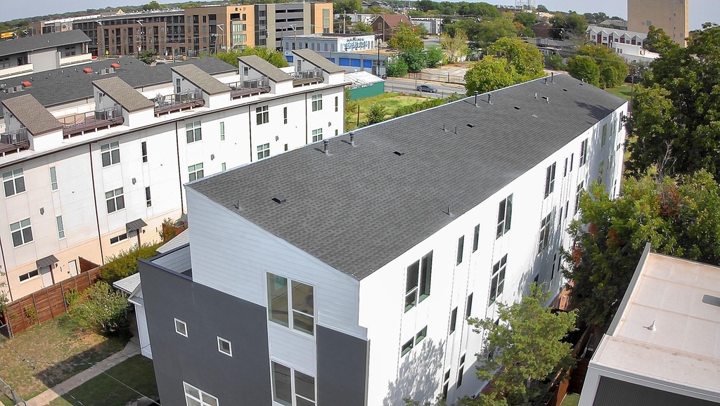 4210 Roseland Avenue - Photo 2