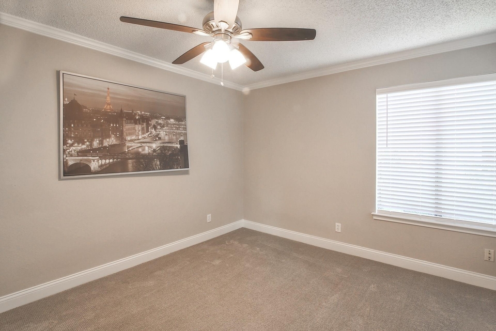 821 Dublin Drive - Photo 14