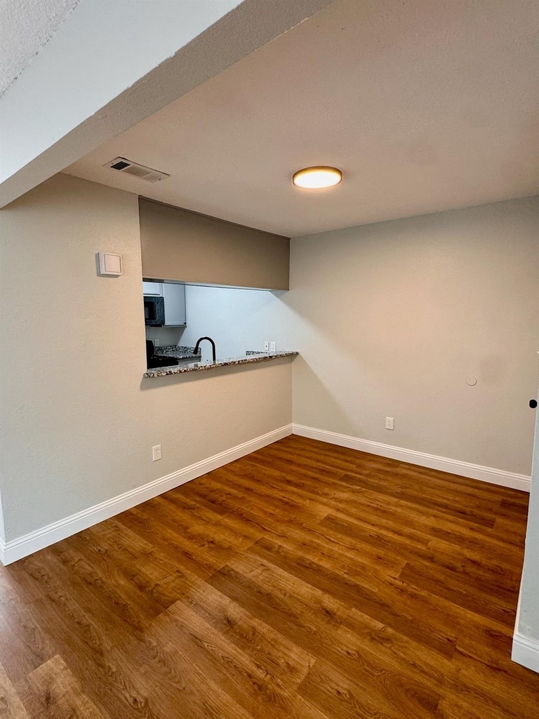 624 E 3rd Street - Photo 2