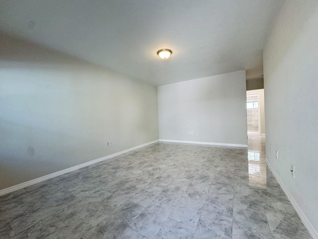 935 8th Street - Photo 13