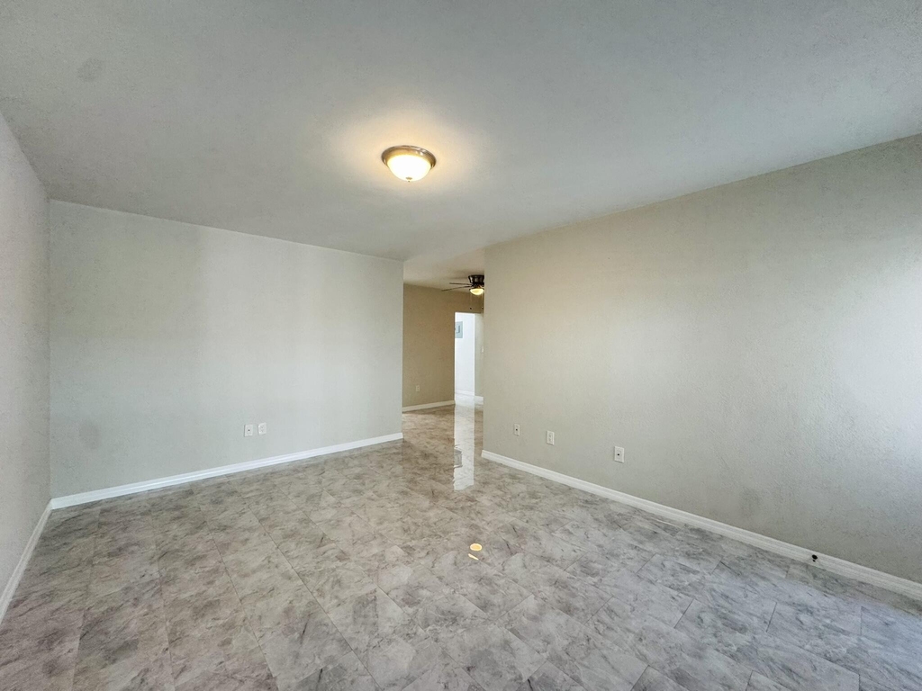 935 8th Street - Photo 12