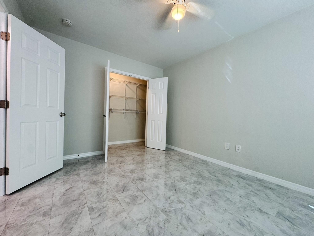 935 8th Street - Photo 7