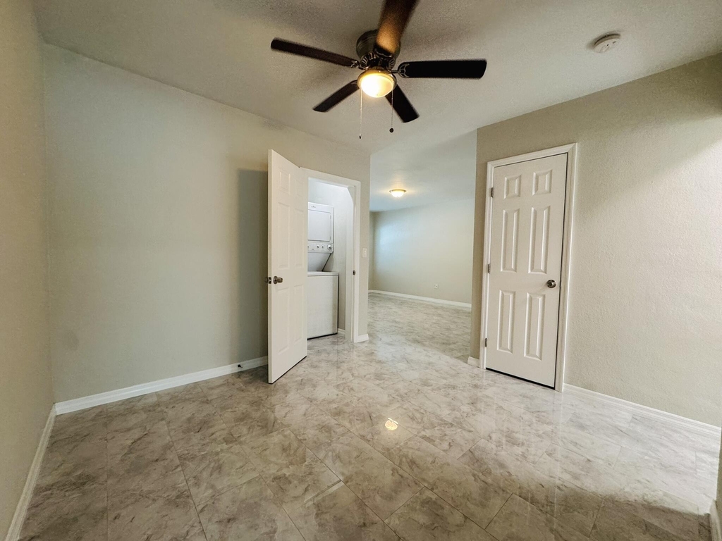 935 8th Street - Photo 4