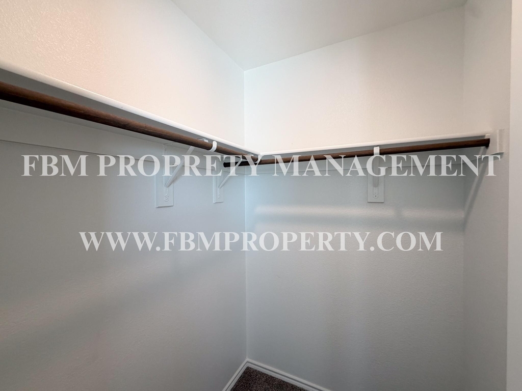 369 Thoroughbred Street - Photo 6