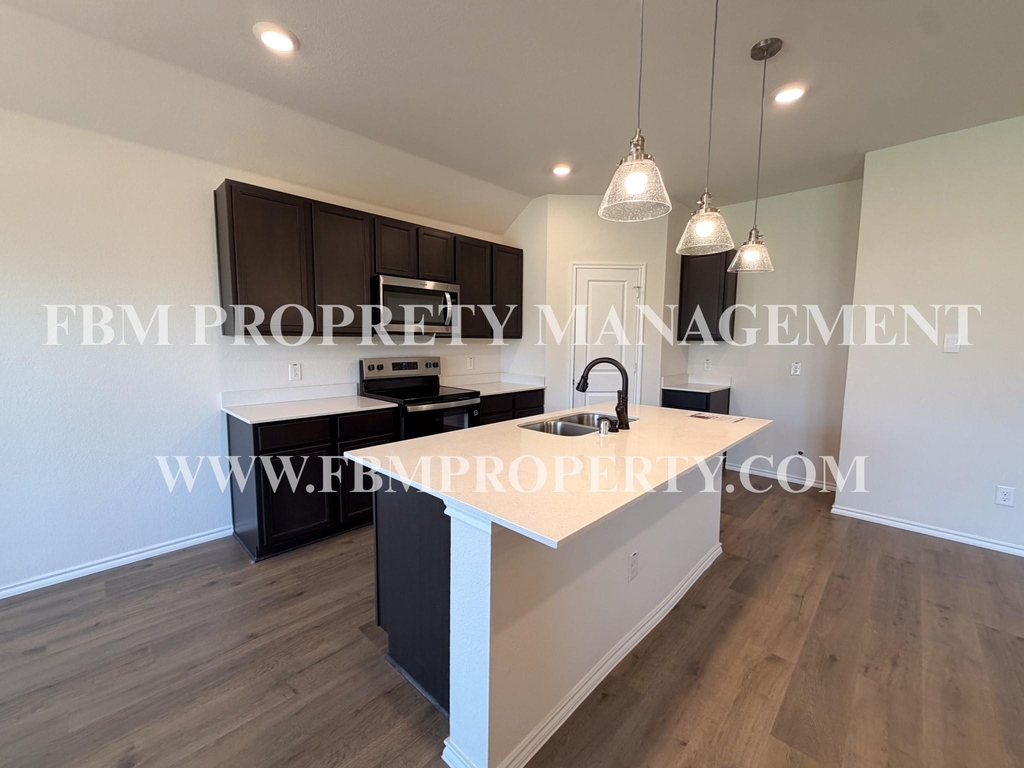 369 Thoroughbred Street - Photo 15