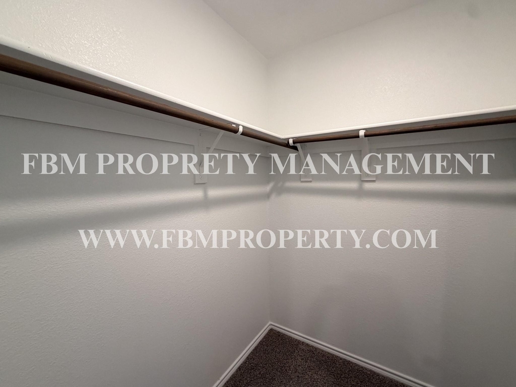 369 Thoroughbred Street - Photo 12