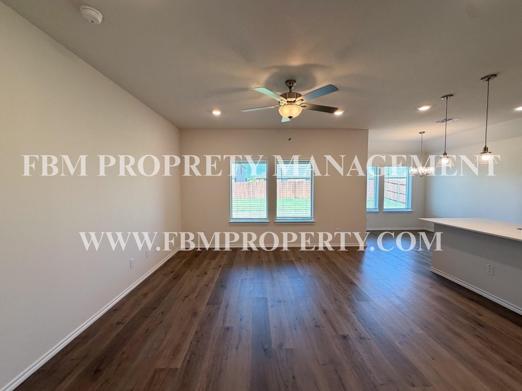 369 Thoroughbred Street - Photo 13