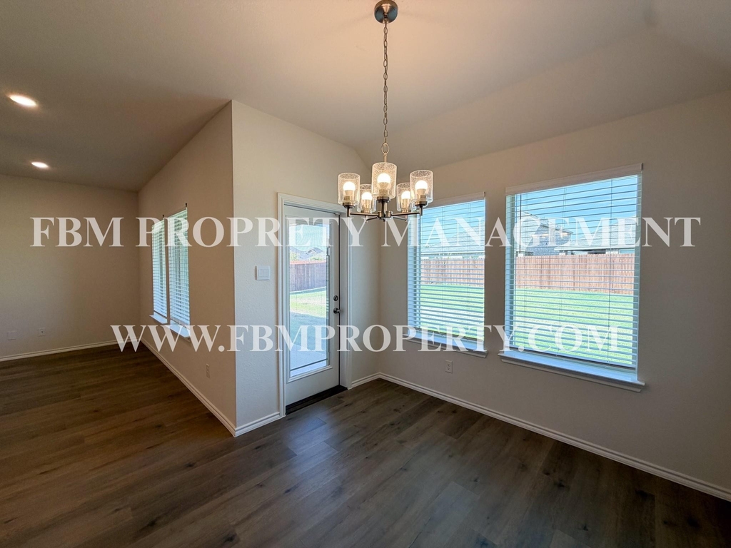 369 Thoroughbred Street - Photo 16