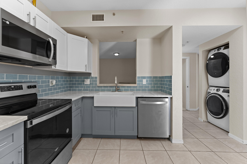 1165 Golden Lakes Boulevard - Photo 0