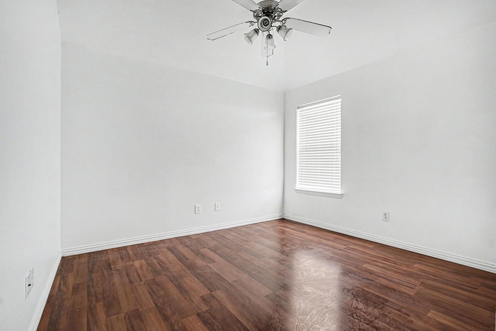 3023 Riverwood Lane - Photo 18