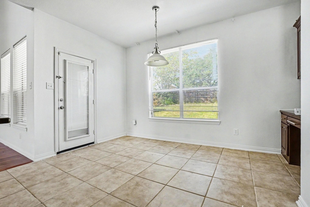 3023 Riverwood Lane - Photo 5