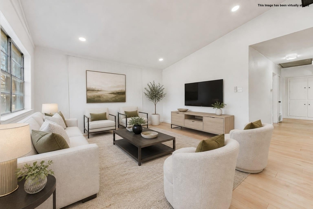 1105 W White Avenue - Photo 1