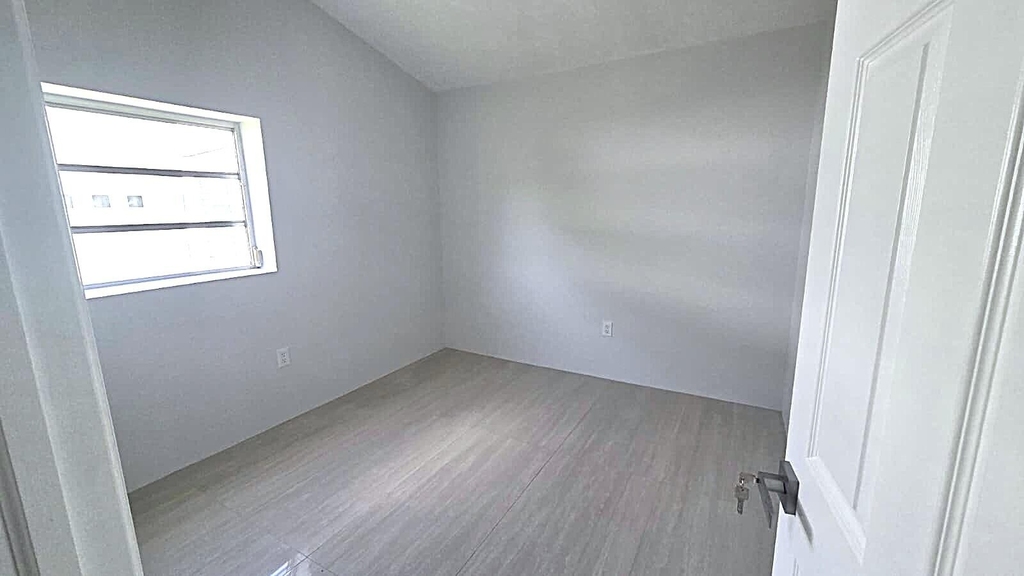 2539 Cleveland Street - Photo 9