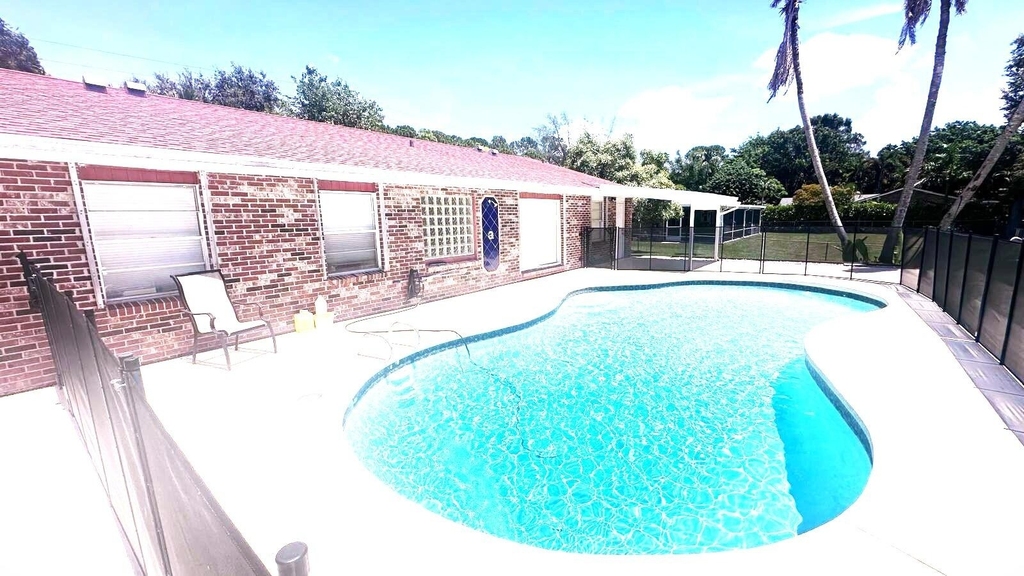 8102 Pioneer Road - Photo 3