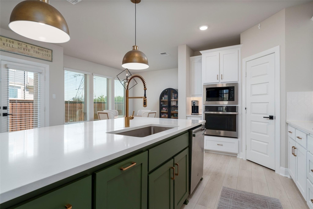 905 Carnation Drive - Photo 6