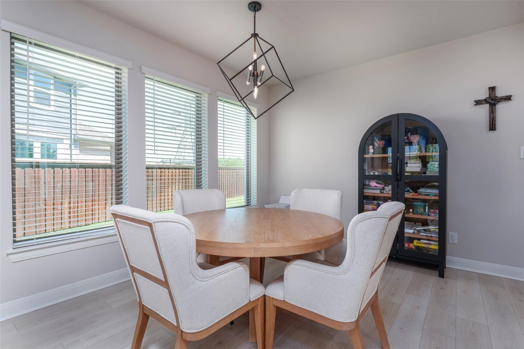 905 Carnation Drive - Photo 9