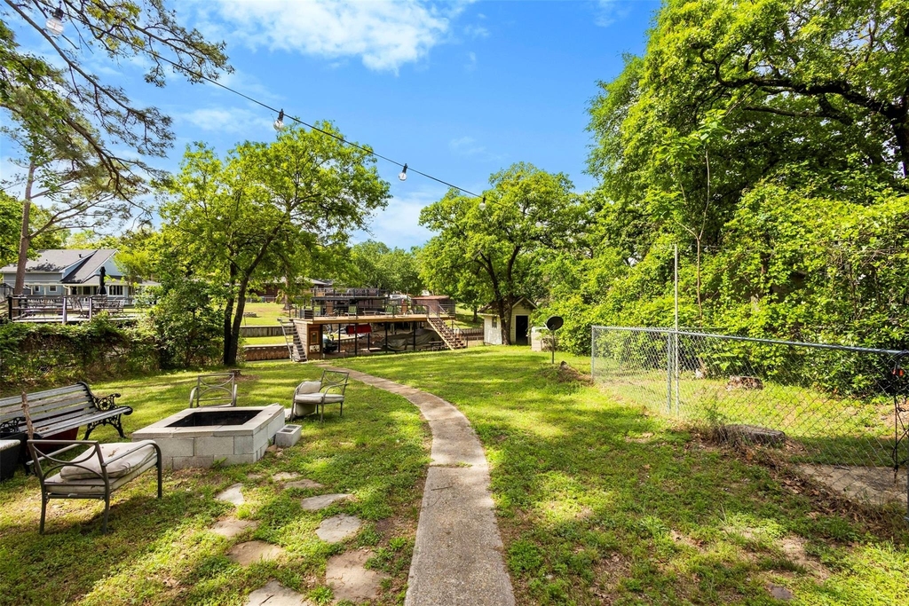 111 Island Park Drive - Photo 4
