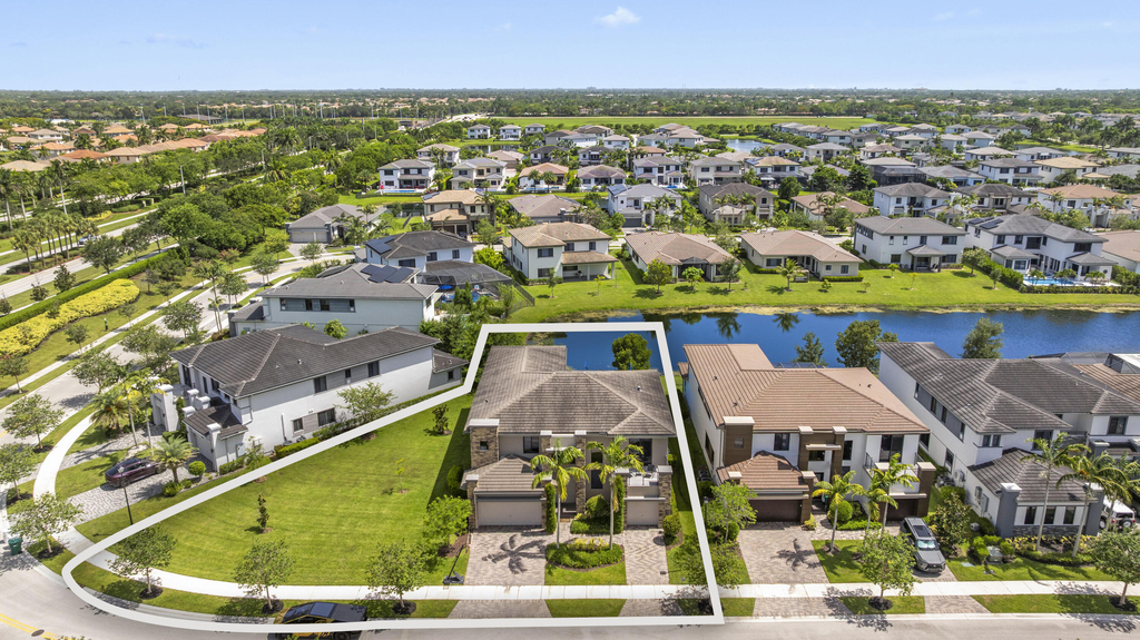 10432 N Lago Vista Circle - Photo 1