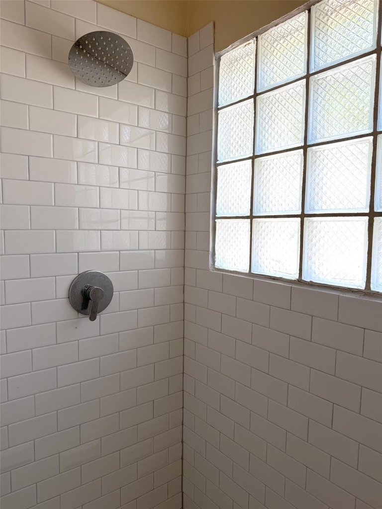 912 Oakland Street - Photo 17