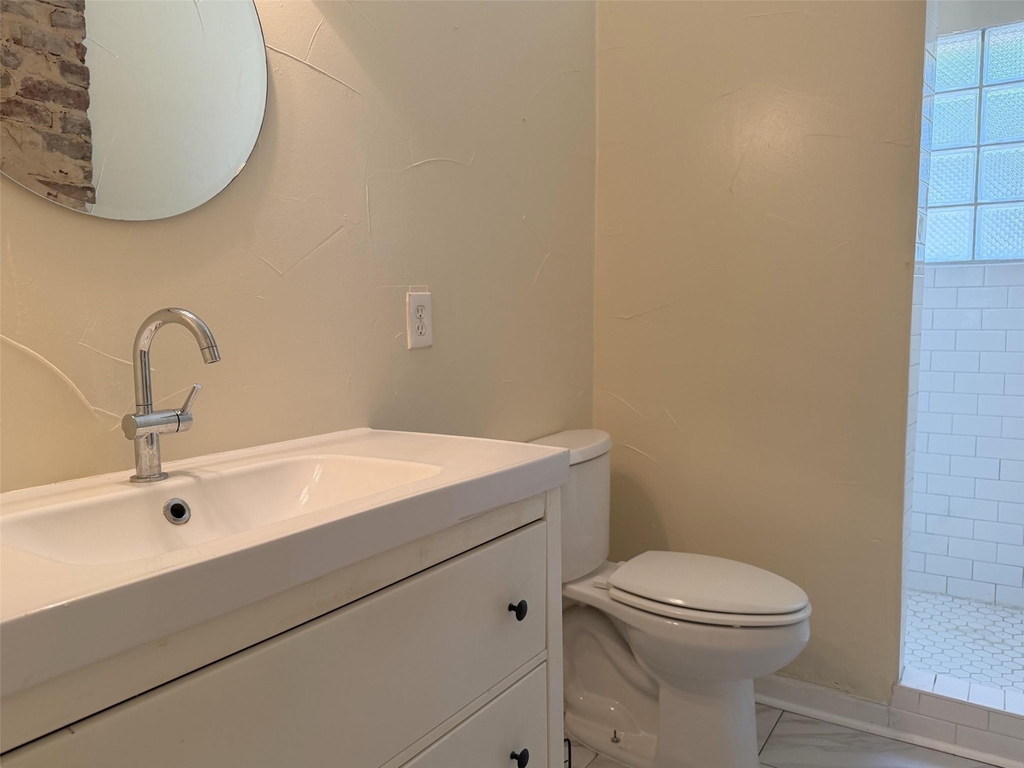 912 Oakland Street - Photo 16