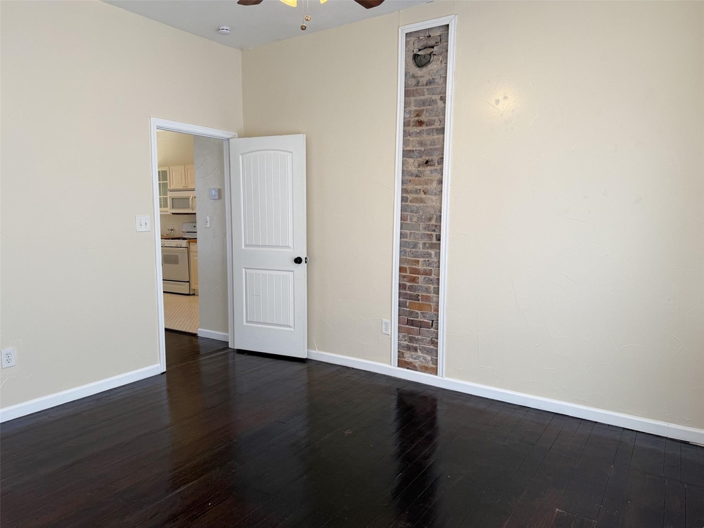 912 Oakland Street - Photo 12