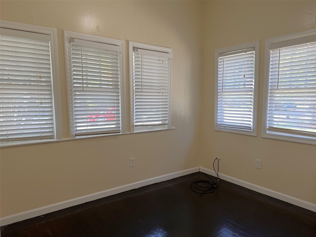 912 Oakland Street - Photo 15