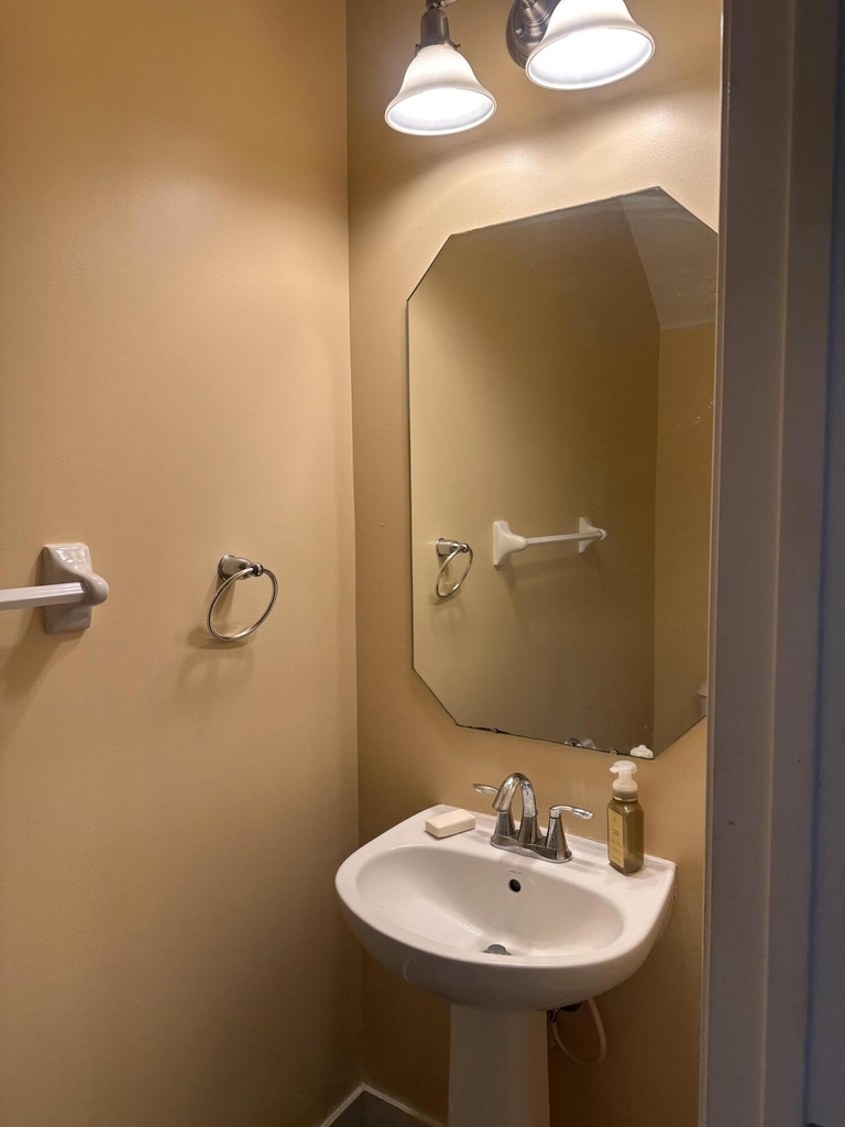 3016 Nw 30th Avenue - Photo 2