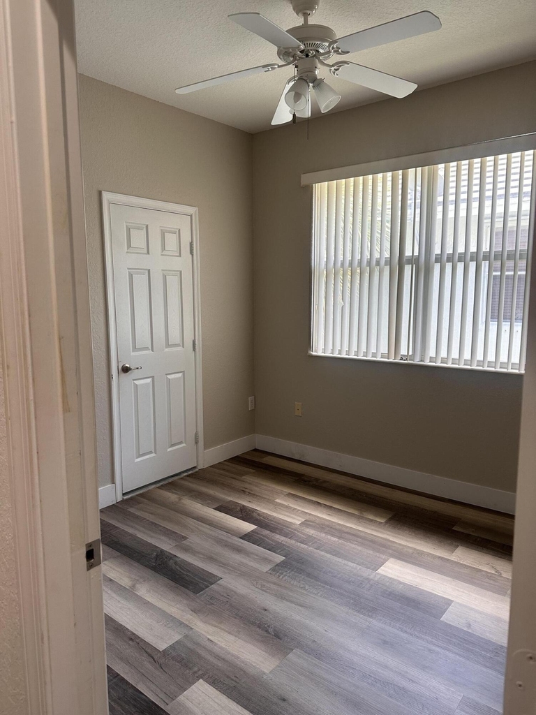 3016 Nw 30th Avenue - Photo 5