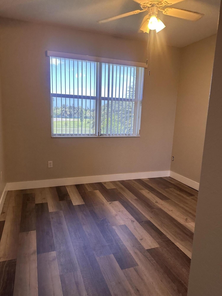 3016 Nw 30th Avenue - Photo 3