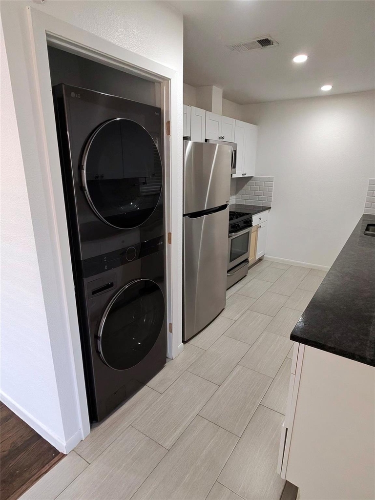 3241 S Edgefield Avenue - Photo 10