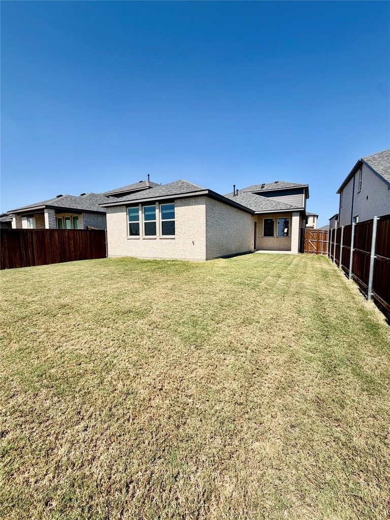 725 Santa Lucia Drive - Photo 15