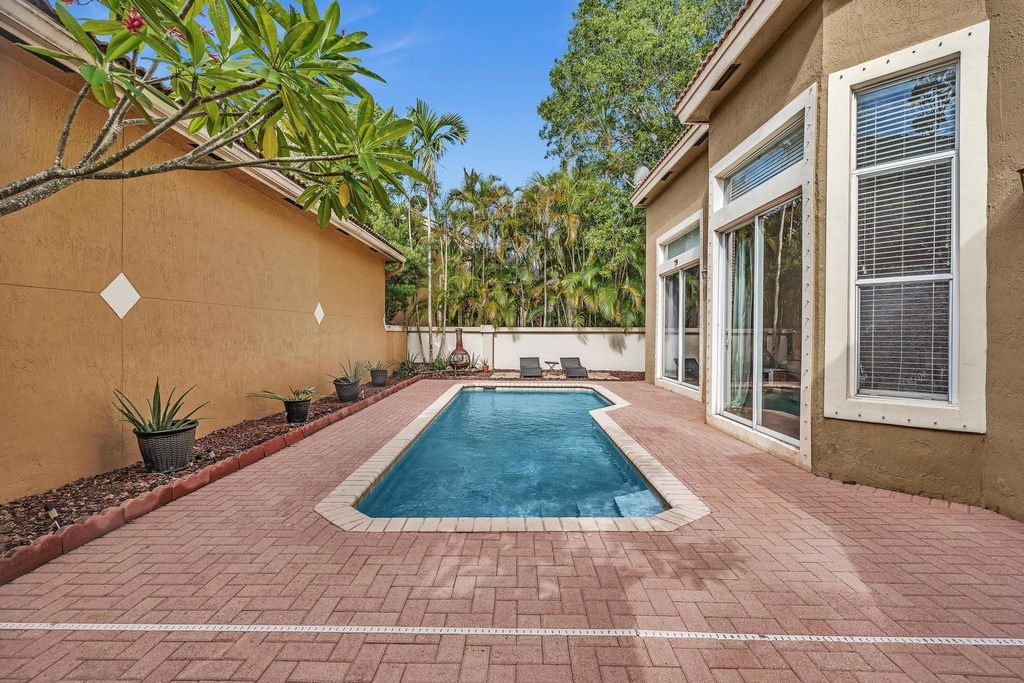 5828 Nw 121st Avenue - Photo 44