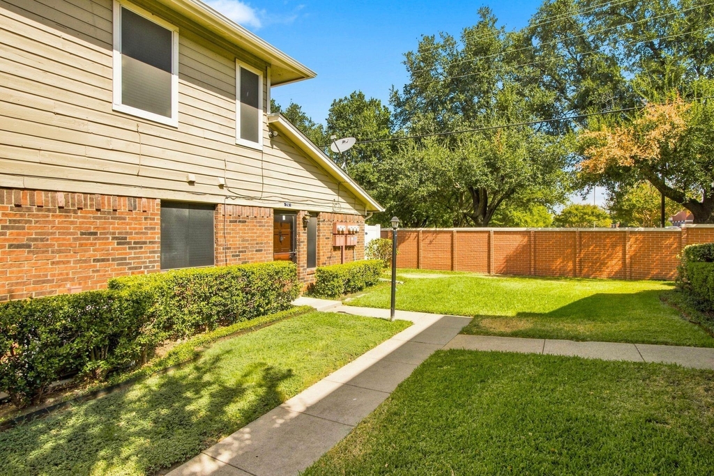 2240 Tarpley Road - Photo 2