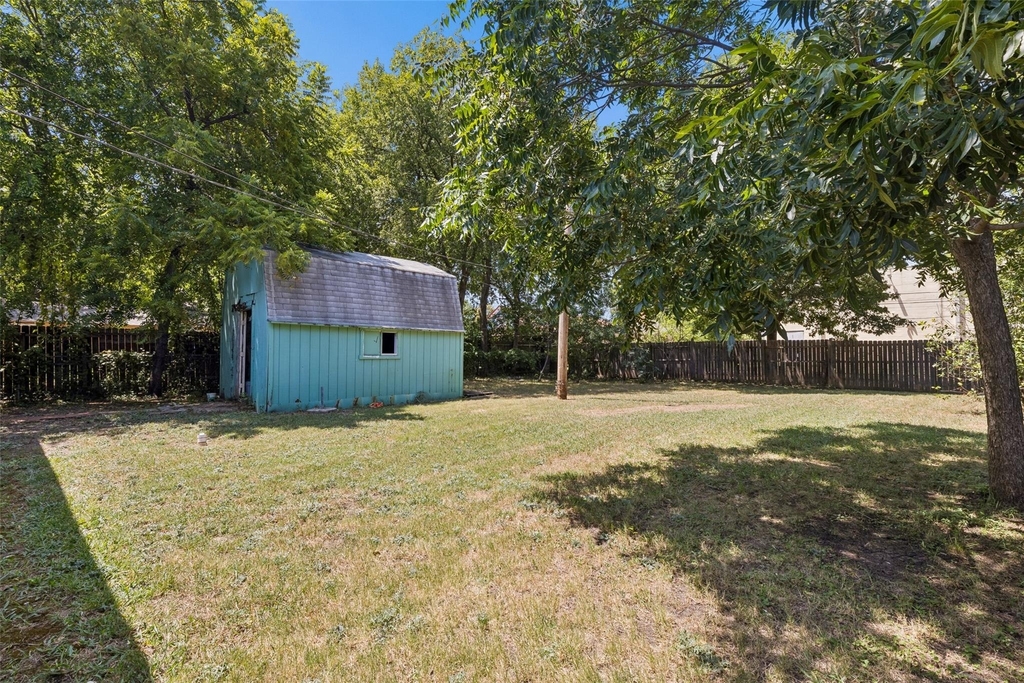 113 W Avenue E - Photo 13