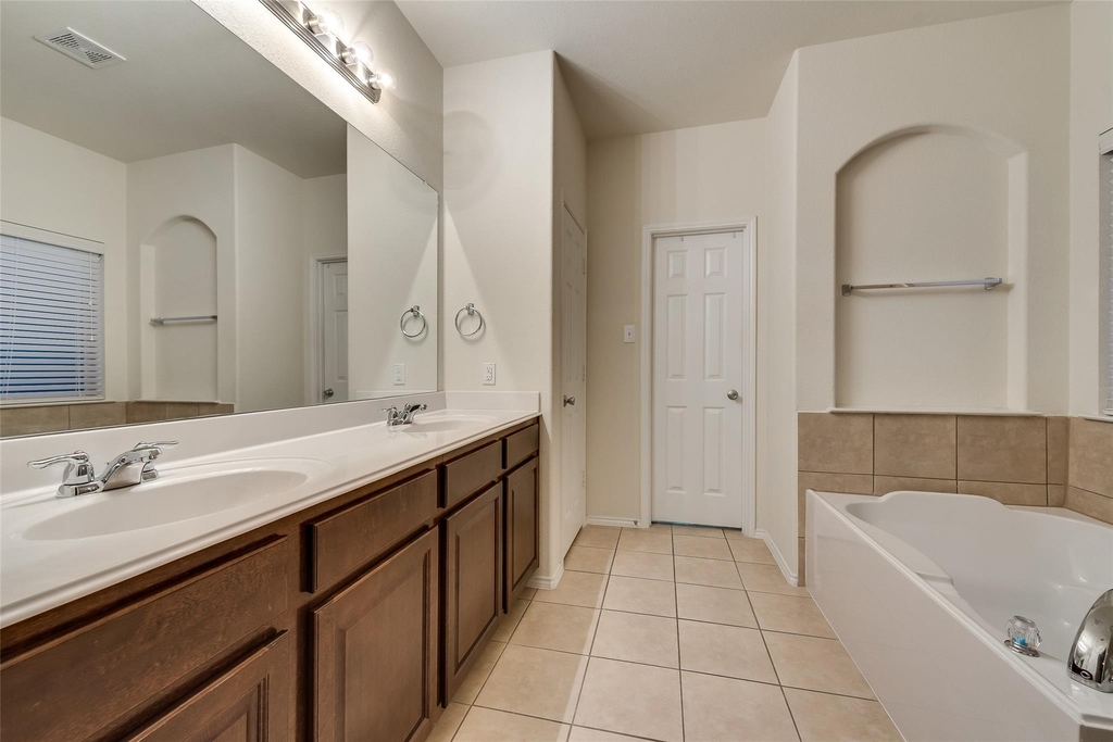 1208 Villa Paloma Boulevard - Photo 20