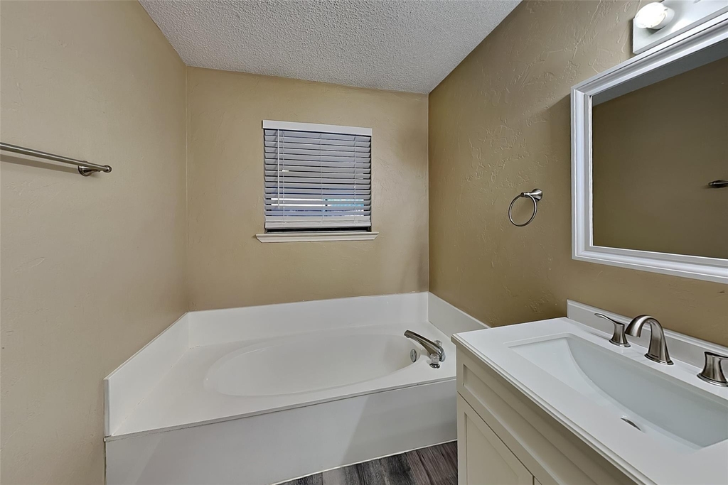 1112 Colony Street - Photo 10