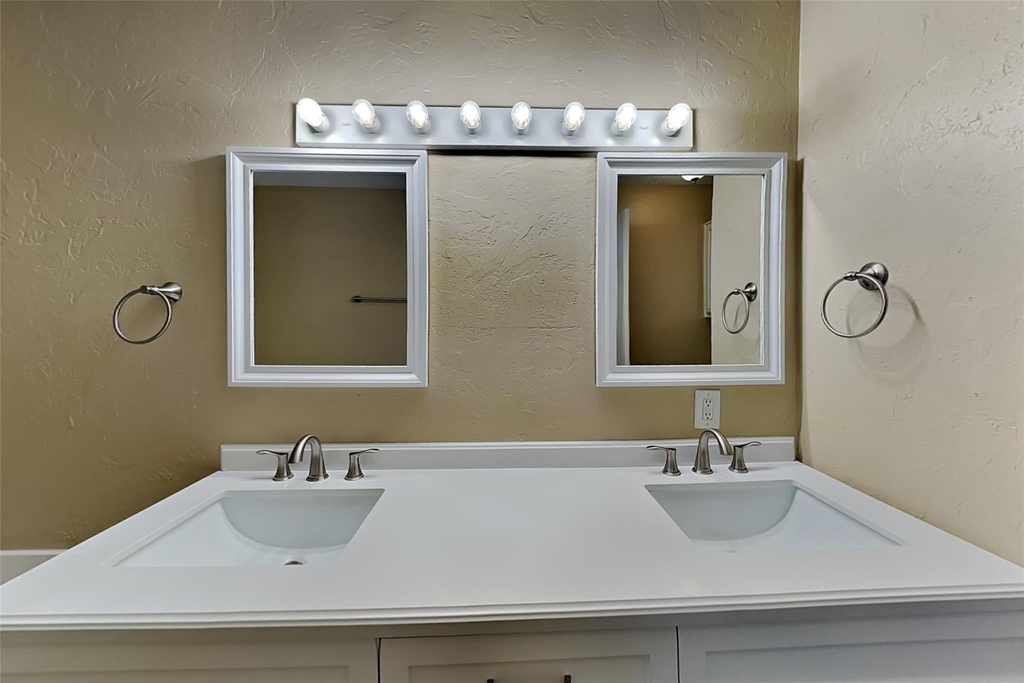 1112 Colony Street - Photo 9
