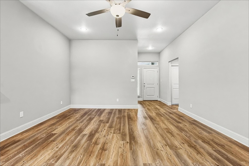 2816 Orchid Drive - Photo 2