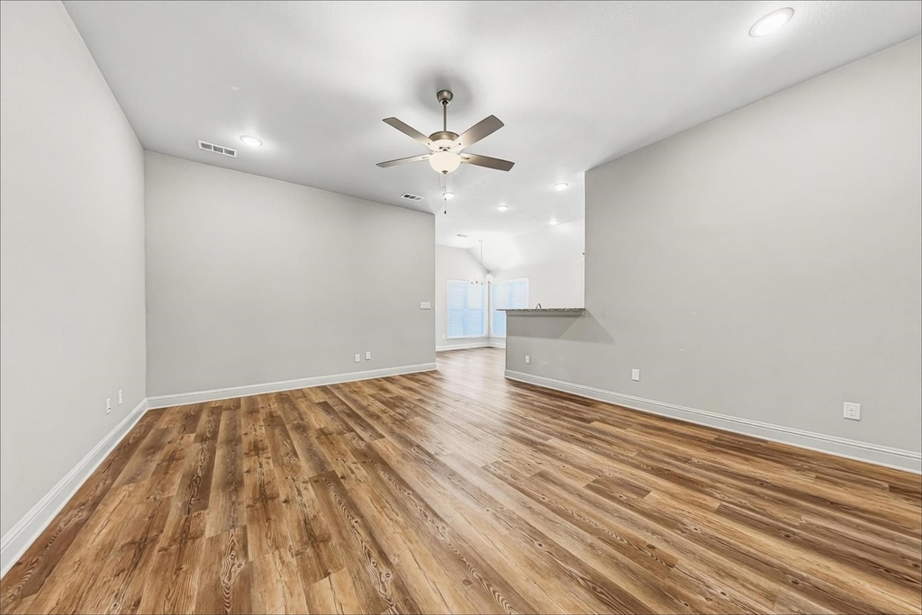 2816 Orchid Drive - Photo 3