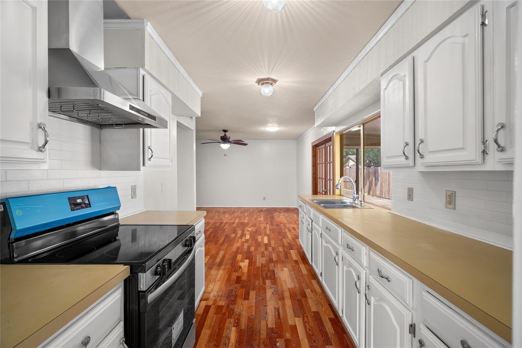 2801 Clover Valley Drive - Photo 4